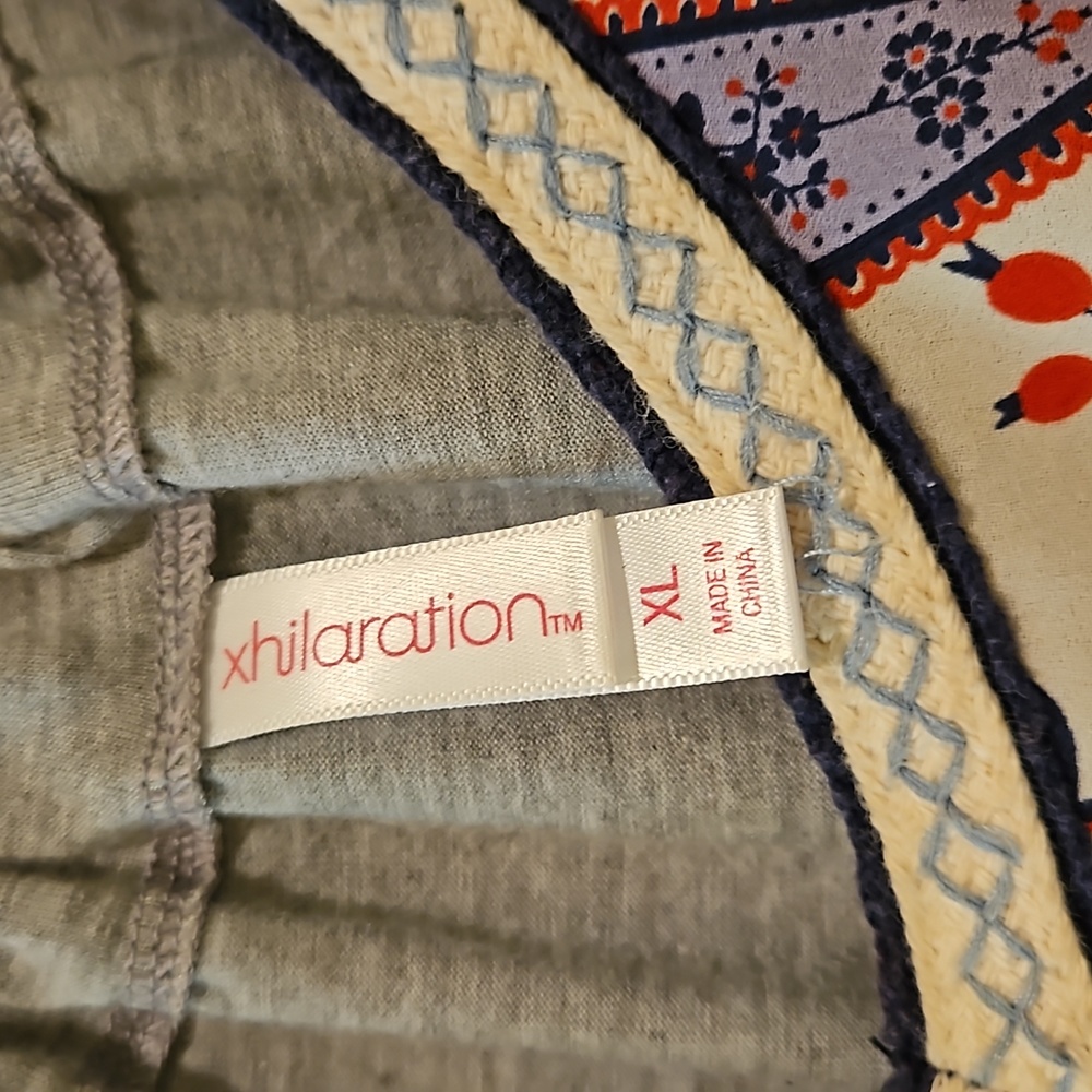 Xhilaration handkerchief style blouse Size XL - Picture 4 of 7